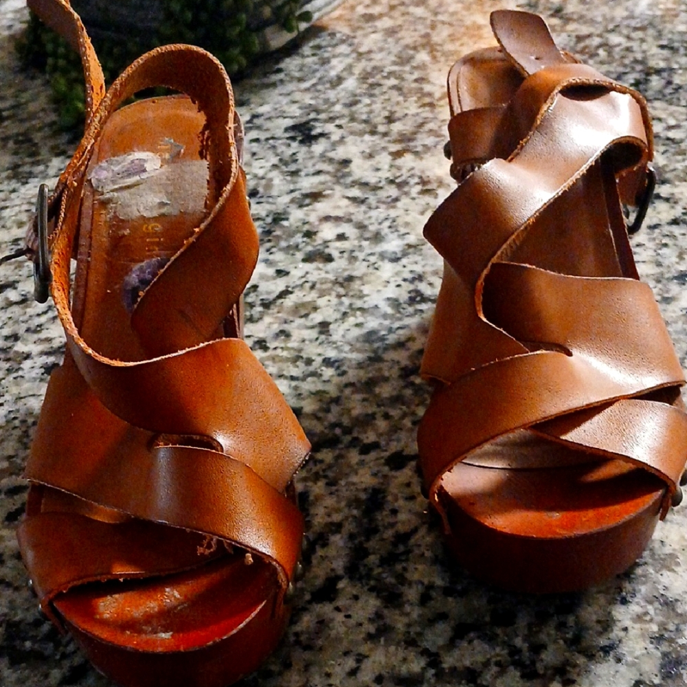 MADDEN GIRLS Women's Brown Strappy Sandals